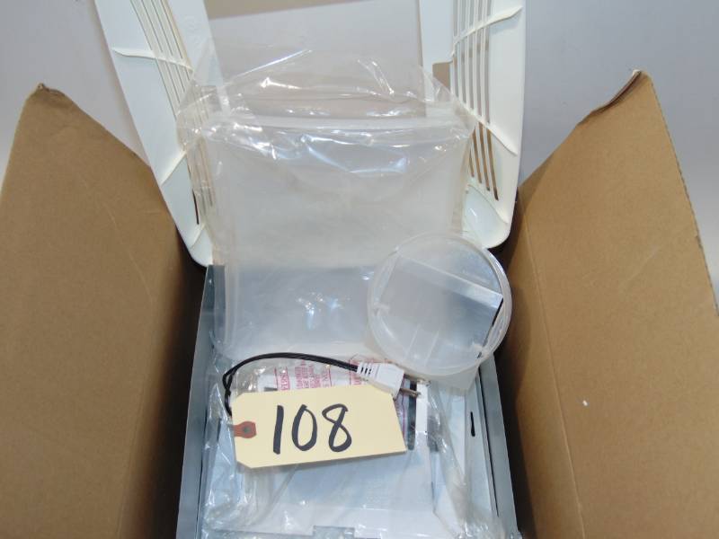 lot 108 image: Bathroom Exhaust Fan with Light