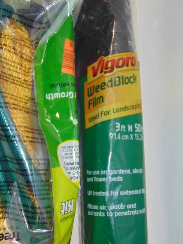 lot 118 image: Virgo Weed Barrier Tree Staking Staples