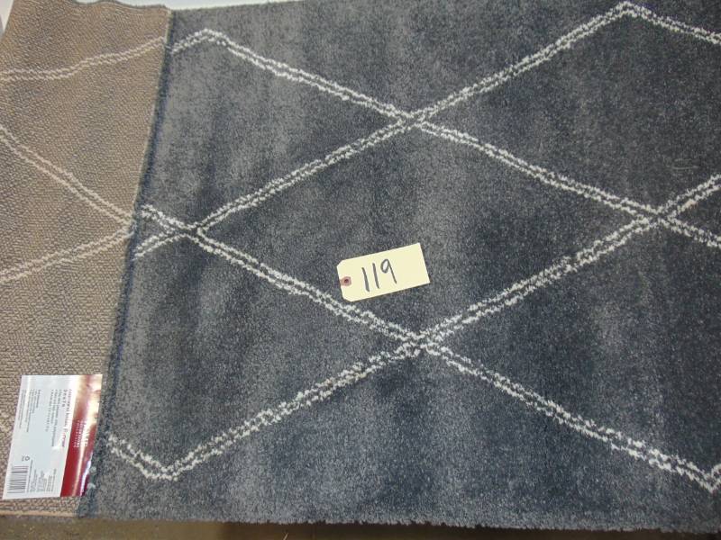 lot 119 image: 2 ft. 7 in. x 7 ft. Runner Rug