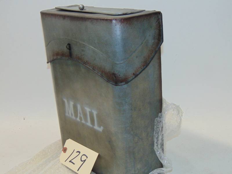 lot 129 image: Old Time Rustic Mail Box