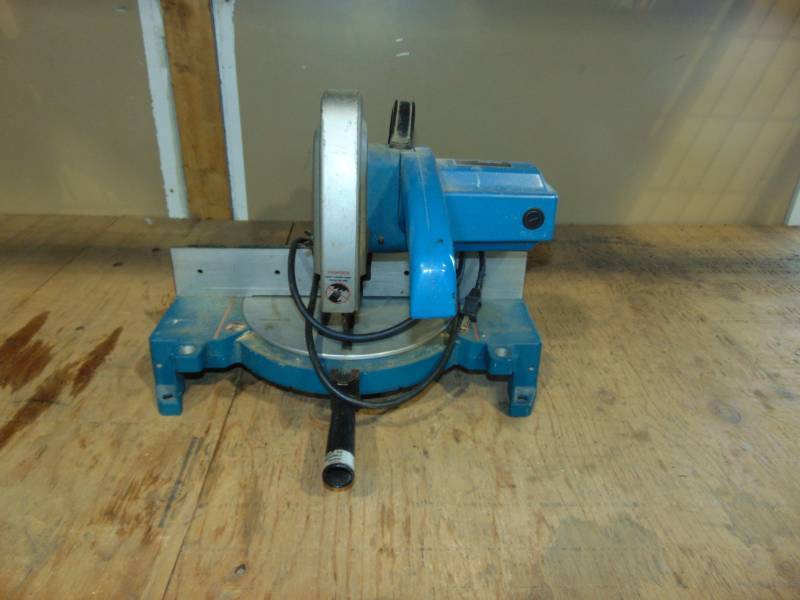 lot 11 image: 10 Ryobi Miter Saw