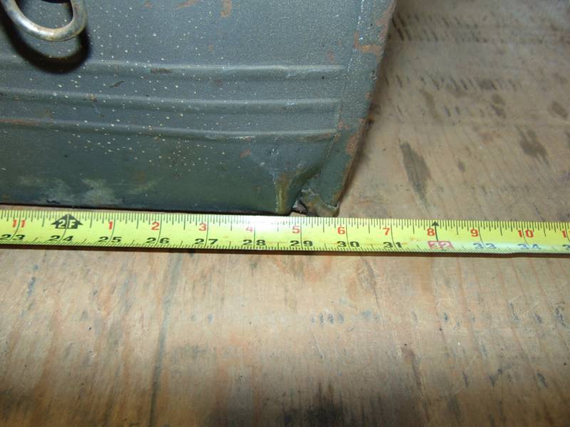 lot 14 image: Metal Tool Box With Tools