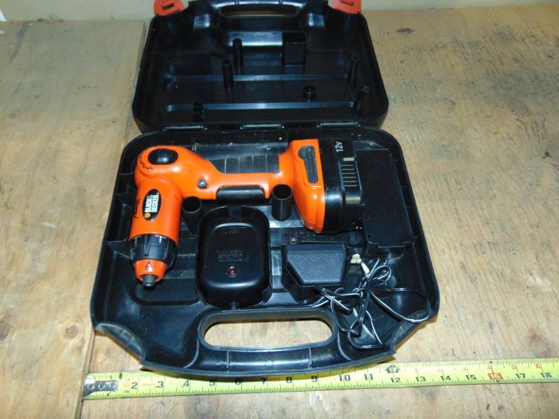 lot 22 image: Cordless Multi-Angle 12V Drill