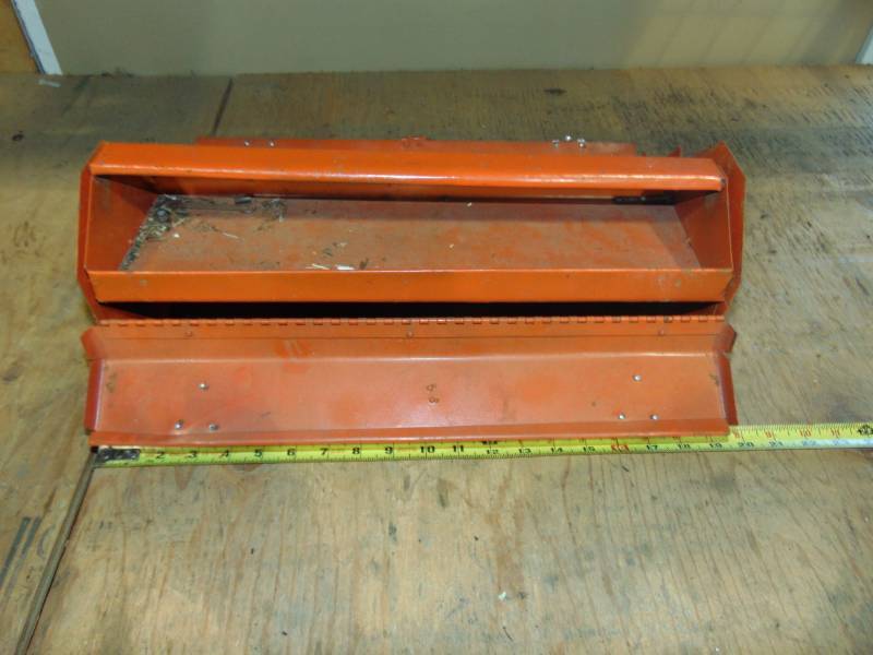 lot 26 image: Metal Tool Box