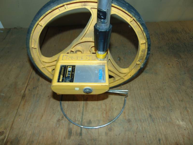 lot 28 image: Keson Roadrunner Measuring Wheel