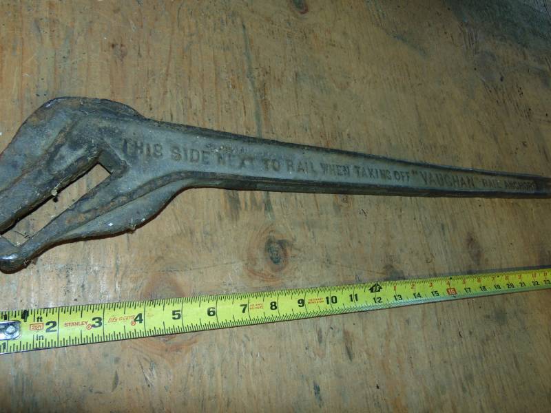 lot 32 image: Vintage Tool