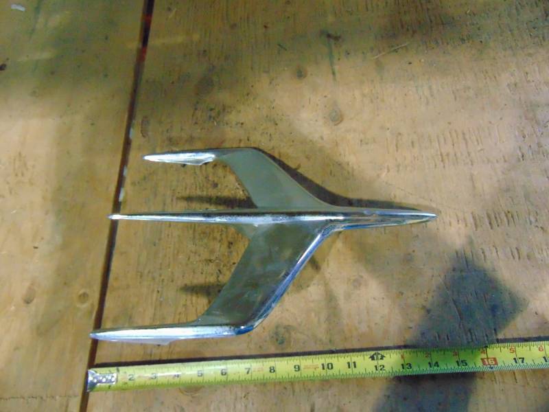 lot 52 image: Vintage Car Hood Emblem