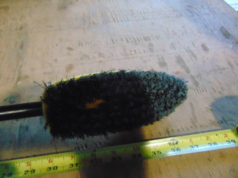 lot 61 image: Scrub Brush With Hose Attachment