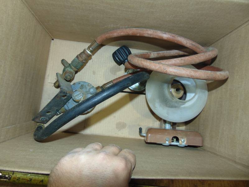 lot 71 image: Propane LanternLight