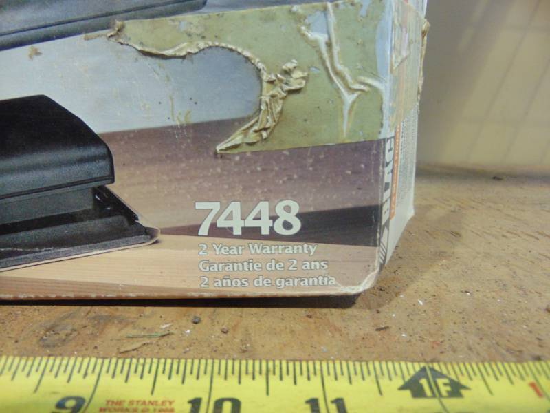 lot 85 image: Black & Decker Finish Sander