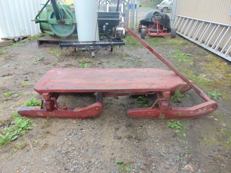 lot 103 image: Vintage Collectible Sled