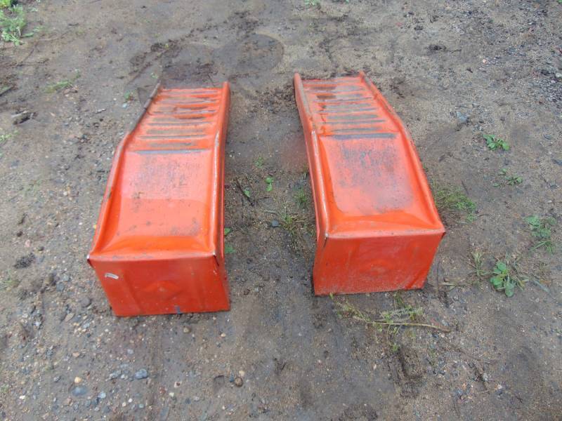 lot 113 image: Pair of Auto Ramp