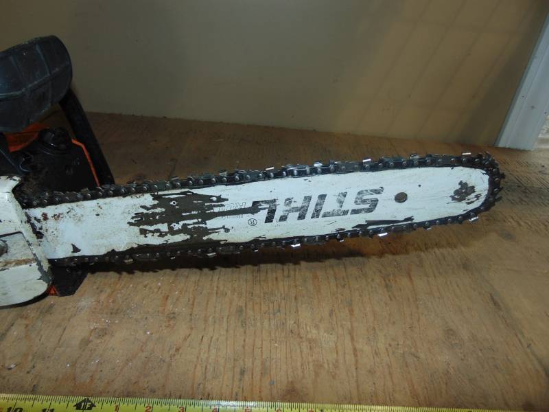 lot 121 image: Stihl 015L Chainsaw