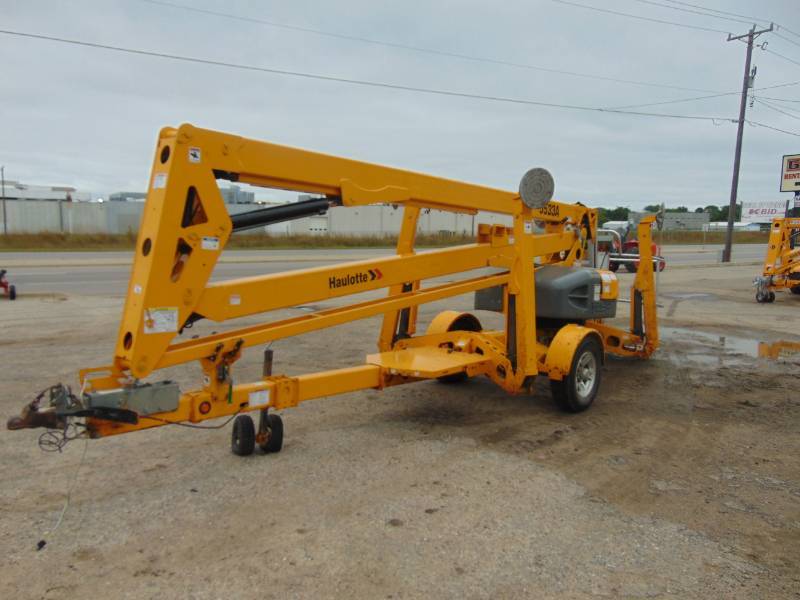 lot 76 image: 2014 Haulotte 5533A Towable Bucket Lift