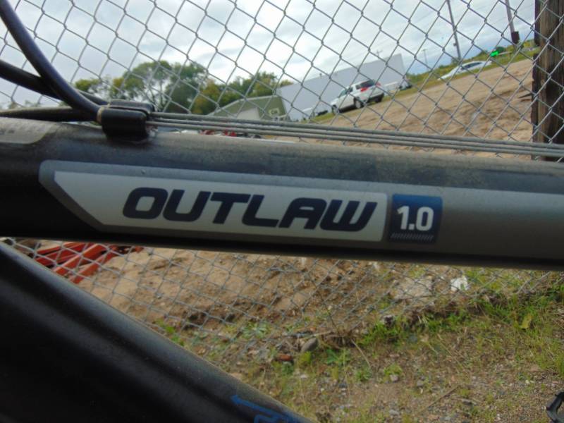 lot 150 image: Outlaw K2 Mountain Bike