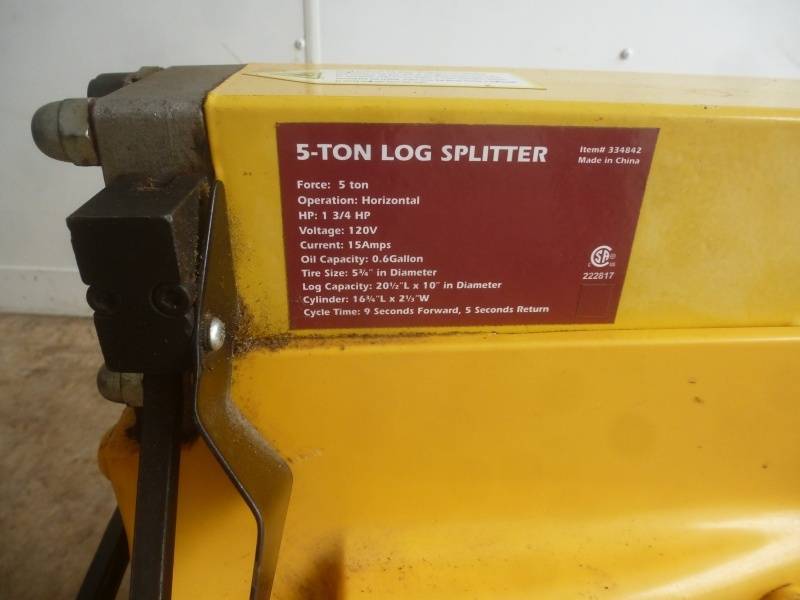 lot 8 image: Electric Log Splitter