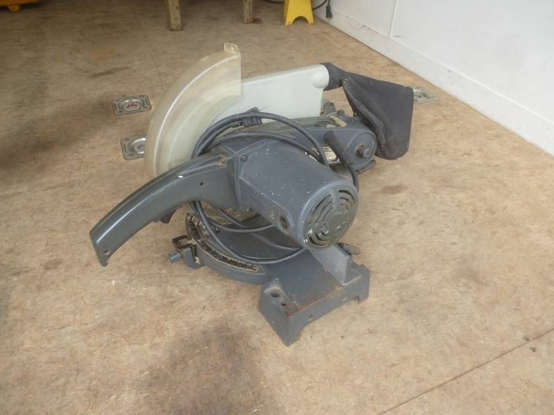 lot 11 image: Craftsmen Miter Saw