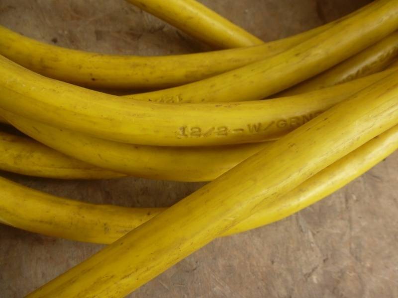 lot 17 image: Electrical Cords