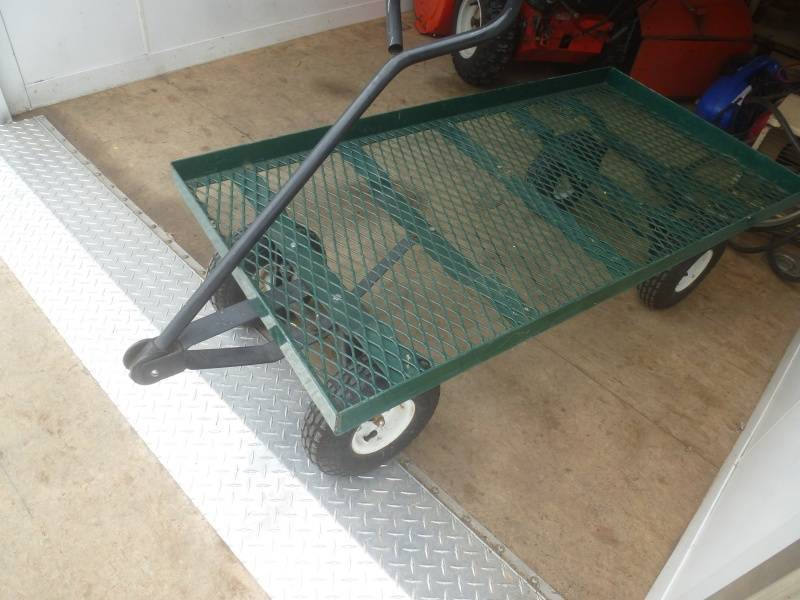 lot 19 image: Steel Garden Cart