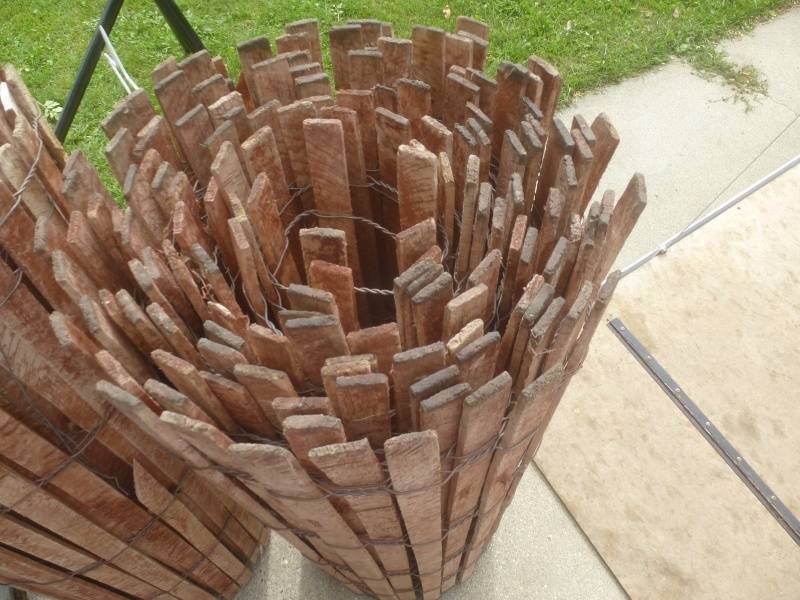 lot 27 image: Wood Snow Fence