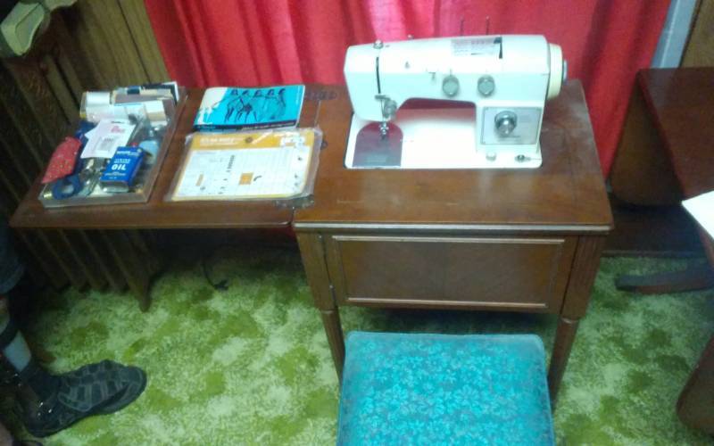 lot 9 image: Wards Signature Sewing Machine With Cabinet, Case & Storage Cube Full Of Sewing Notions