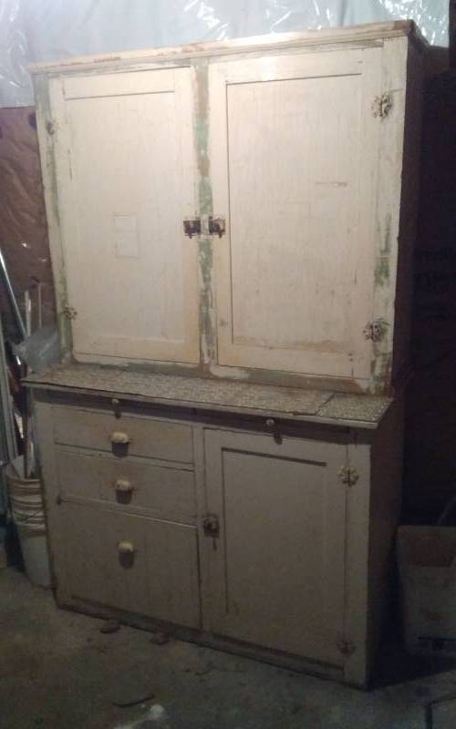 lot 14 image: Vintage 2-Piece Cupboards 72x21x45