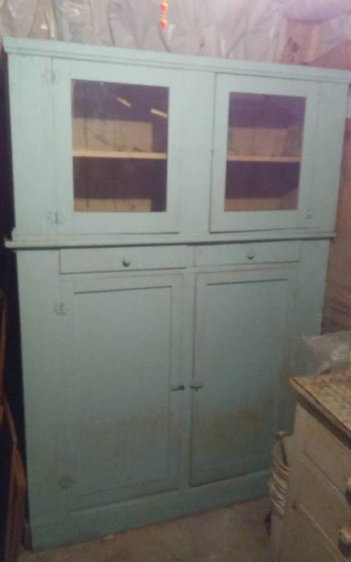 lot 15 image: Vintage 2-Piece Cupboards 75x52x19