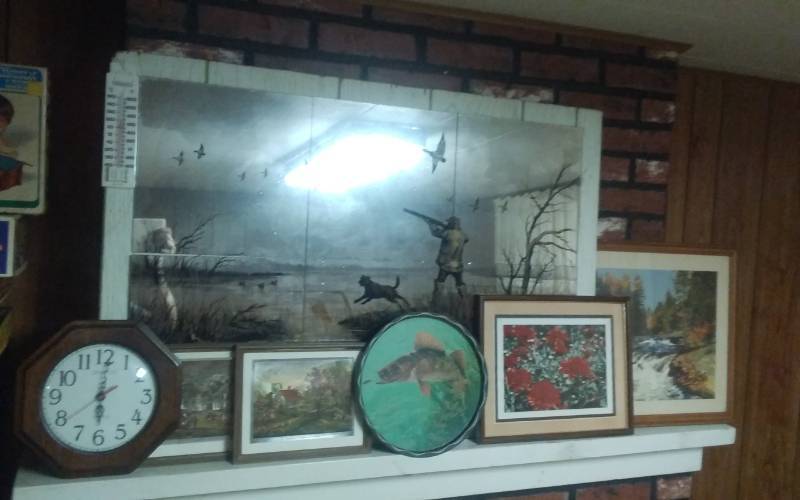 lot 22 image: Lot Of Wall Decor (Currier & Ives Pictures, Hunting Mirror, James Artig Tray)