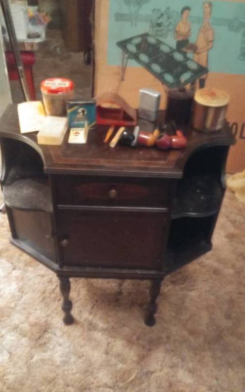 lot 52 image: Smoke StandHumidor With Pipes & Smoker Related 26x13x26