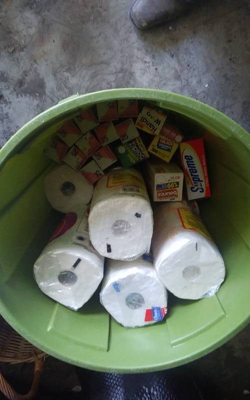 lot 82 image: Trash Can With Lid Full Of Paper Towels, Tin Foil, Baggies, Etc