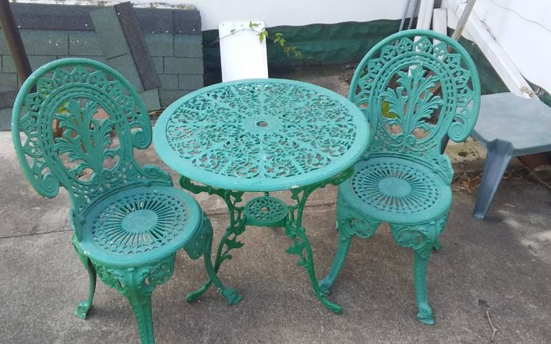 lot 89 image: 3-Piece Metal Bistro Set, Planter Pots