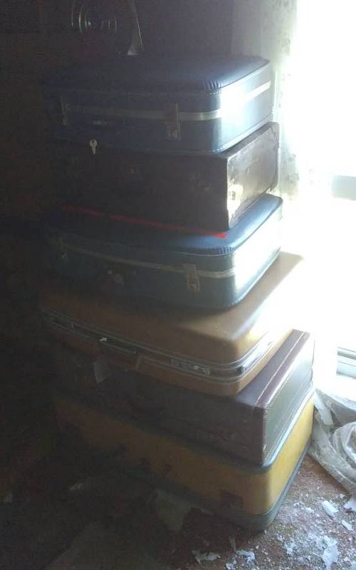 lot 102 image: Lot Of Assorted Luggage