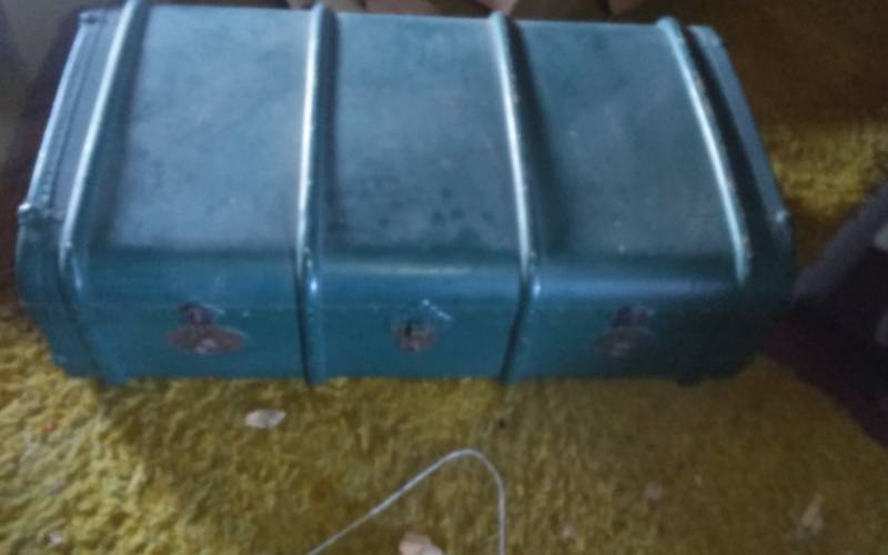 lot 108 image: Vintage FootlockerTrunk