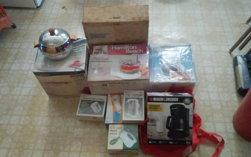 lot 126 image: Lot Of Mostly NEW Small Kitchen Appliances