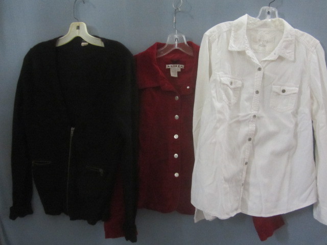 lot 107 image: Ladies Tops