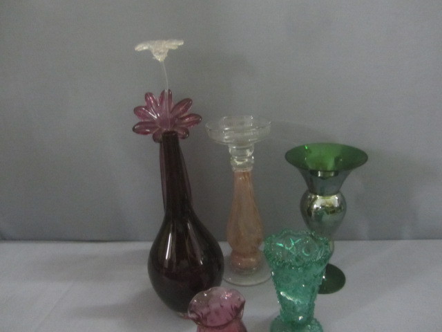 lot 76 image: Vases
