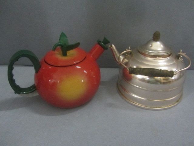 lot 97 image: Tea Kettles