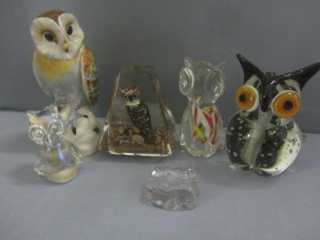 lot 47 image: Owl Figures