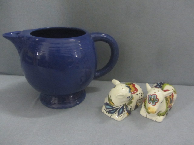 lot 52 image: Fiesta Pitcher