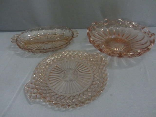 lot 39 image: Pink Depr Oyster & Pearl, Waterford Waffle