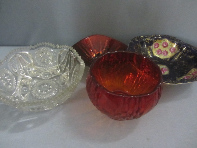 lot 43 image: Amberina, Hand Painted Bowls
