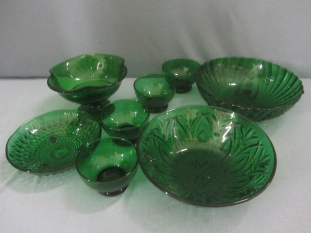 lot 32 image: Forest Green Dishes