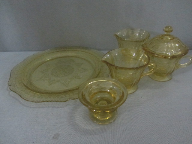 lot 25 image: Amber Depr