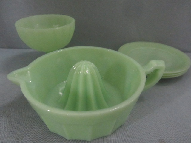 lot 2 image: Jadeite Juice, Saucers
