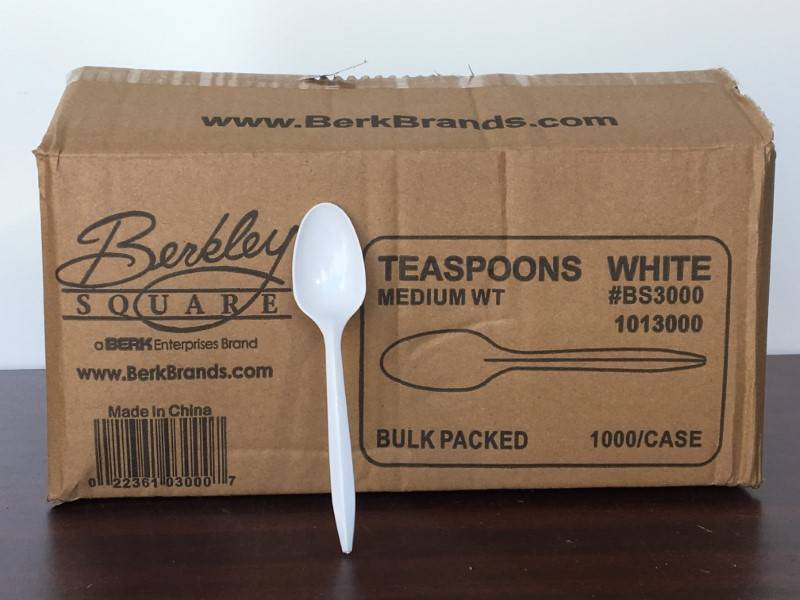 lot 19 image: Plastic Spoons