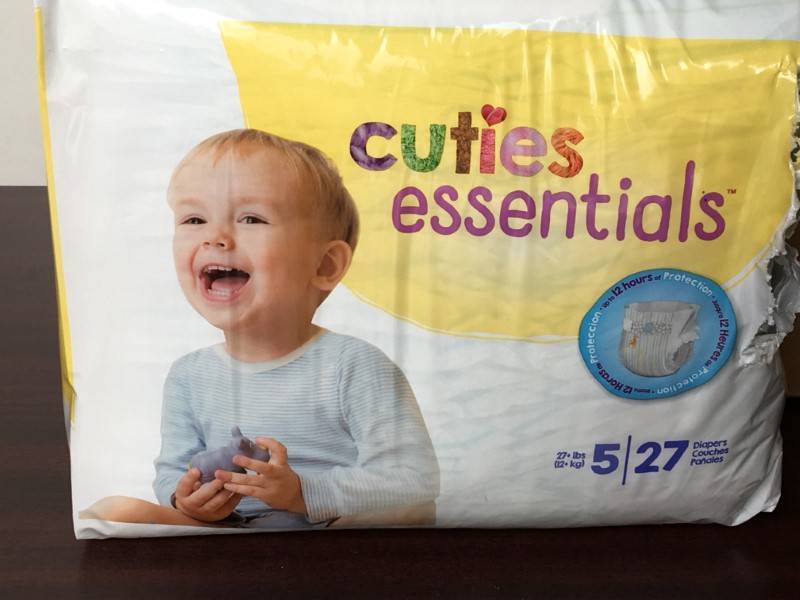 lot 126 image: Size 5 Diapers