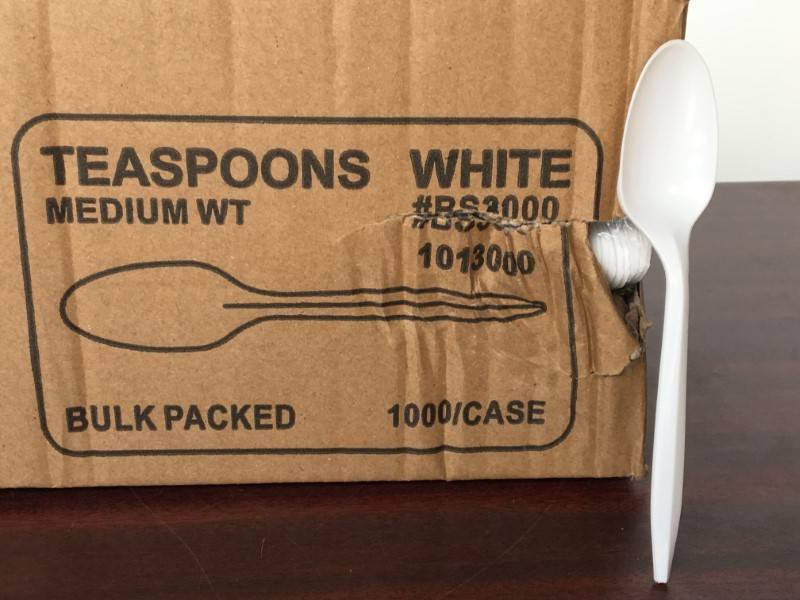 lot 30 image: Plastic Spoons