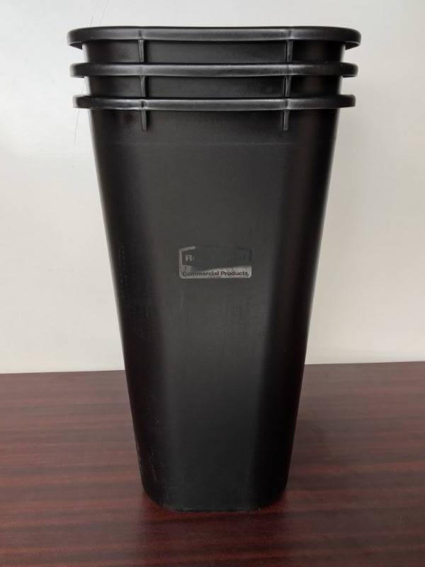lot 122 image: Rubbermaid Trash Cans