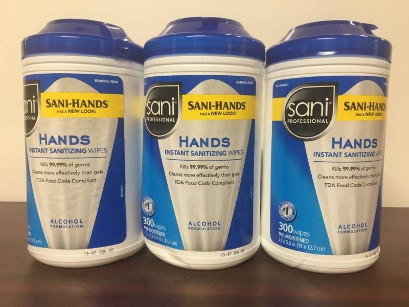 lot 76 image: Sani-Hands Sanitizing Wipes