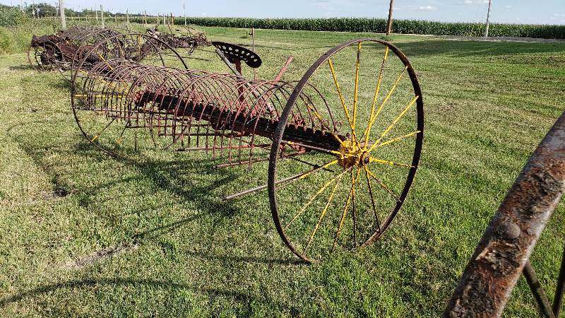 lot 3 image: Vintage Hay Rake
